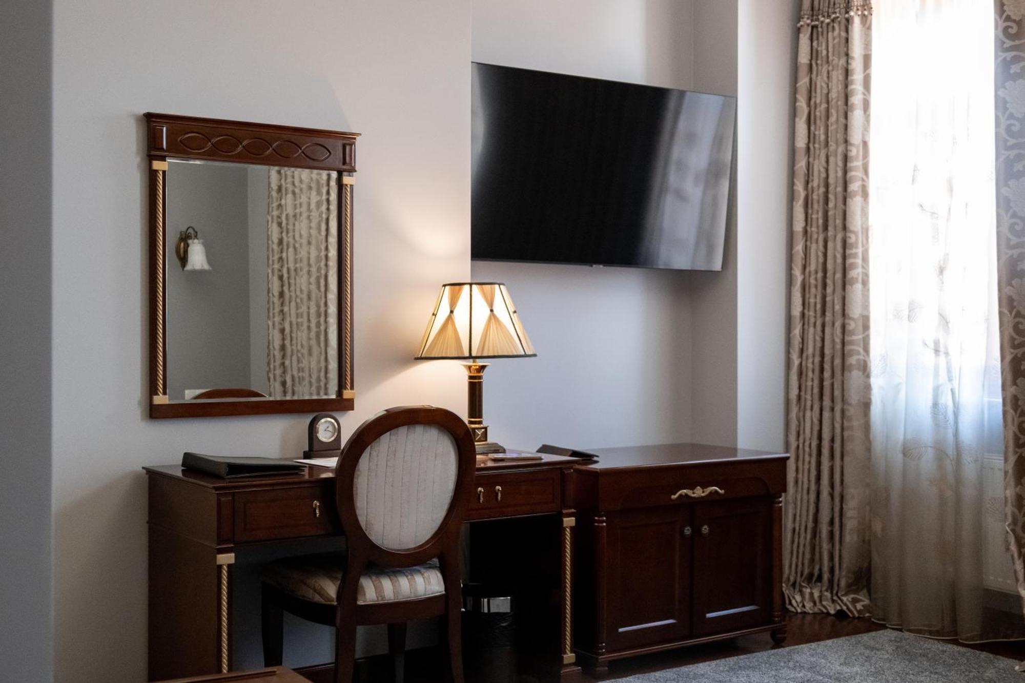 Allureinn Hotel And Spa Chernivtsi Luaran gambar