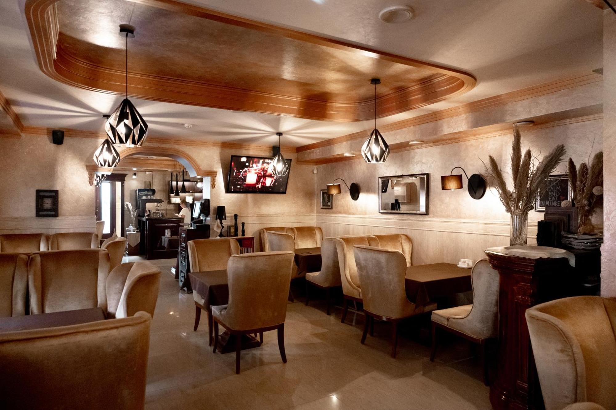 Allureinn Hotel And Spa Chernivtsi Luaran gambar