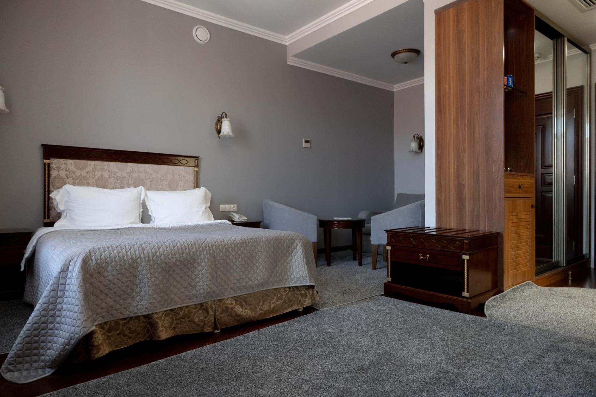 Allureinn Hotel And Spa Chernivtsi Luaran gambar