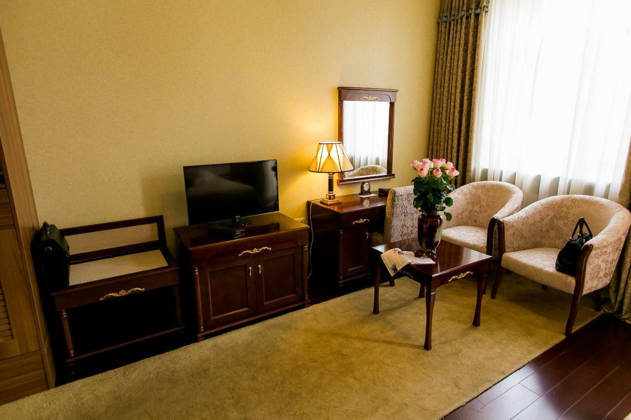 Allureinn Hotel And Spa Chernivtsi Luaran gambar