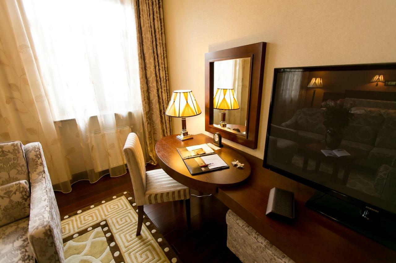 Allureinn Hotel And Spa Chernivtsi Luaran gambar